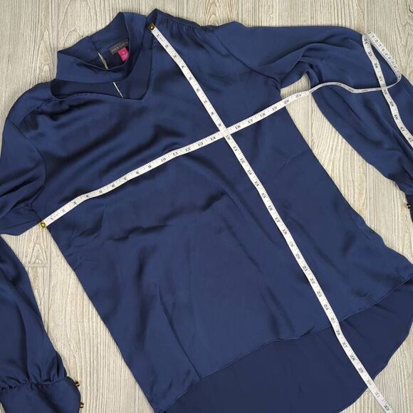 Vince Camuto Women’s Blue Open Neck Long Sleeve Blouse Size Medium - Picture 7 of 7